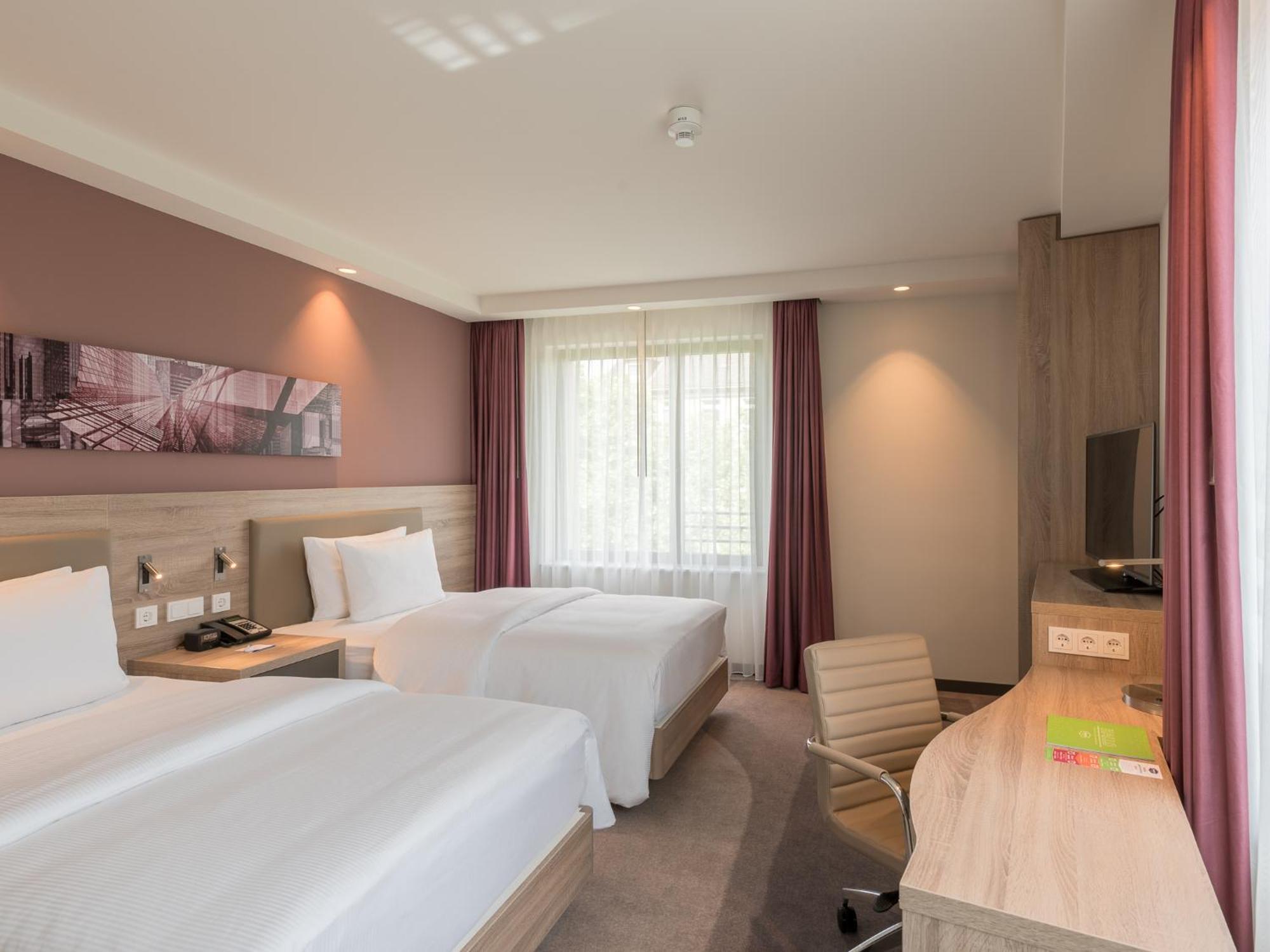 Hampton By Hilton Frankfurt City Centre East Frankfurt am Main Bagian luar foto