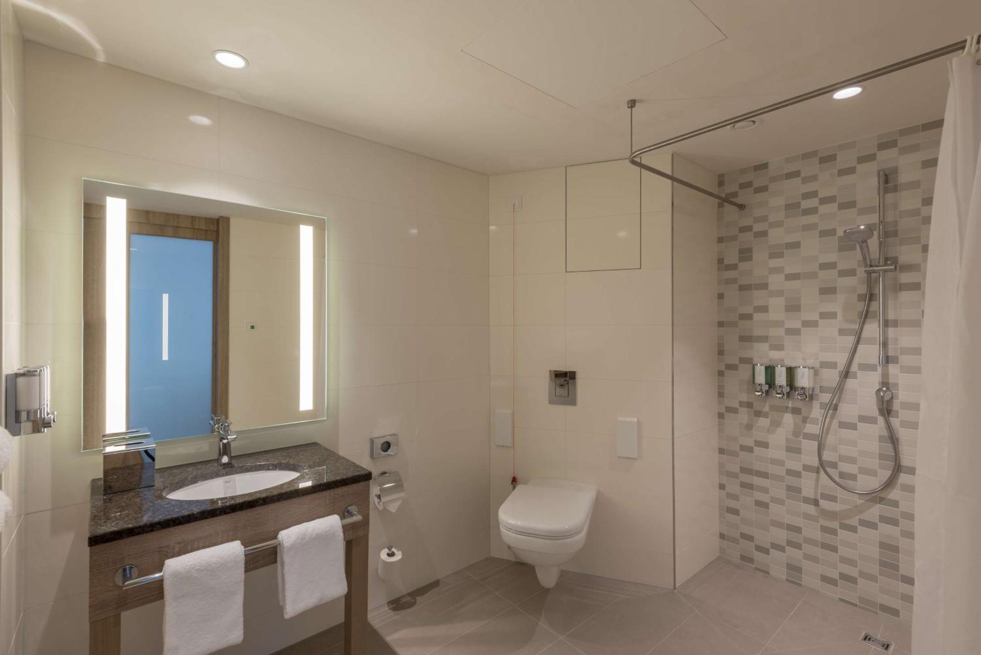 Hampton By Hilton Frankfurt City Centre East Frankfurt am Main Bagian luar foto