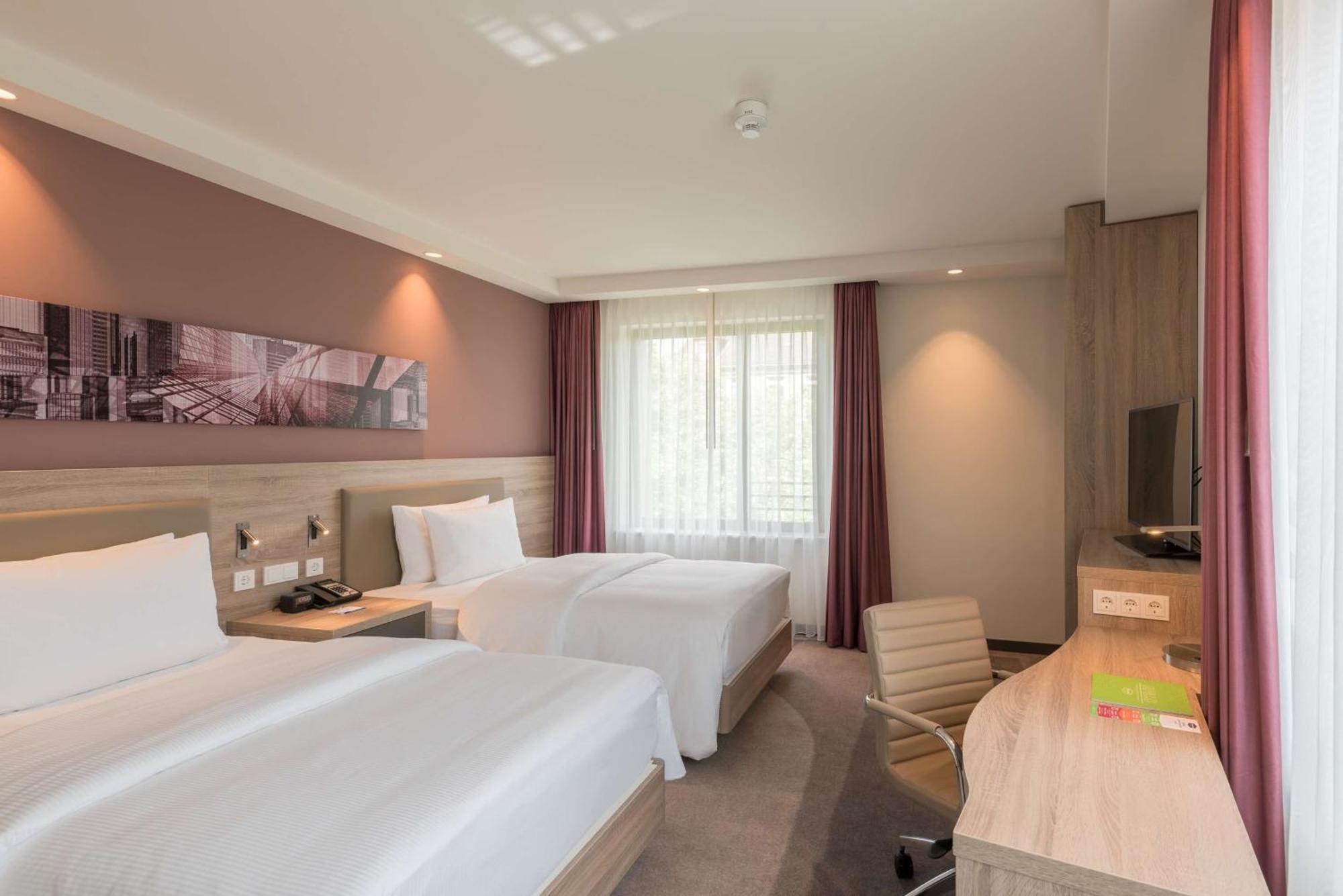 Hampton By Hilton Frankfurt City Centre East Frankfurt am Main Bagian luar foto